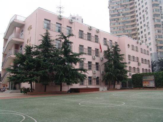 北京市东城区革新里小学